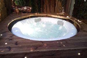 Chalets Chalet avec spa a Libourne proche St-Emilion : photos des chambres