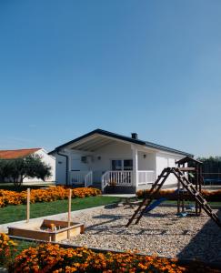 Holiday home Aprilis with pool, Galovac