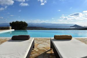 Villa Acqua · Gorgeous pool villa, stunning sea views, helipad!