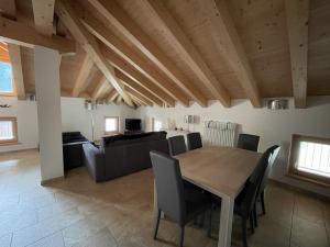 061 Bilocale Mansarda, Carisolo