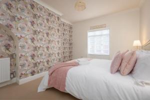 Charles Alexander Short Stay - Rose Cottage