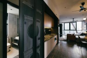Scarletz KLCC Studio Suites 4 pax Luxury Modern Style WiFi 100Mbps