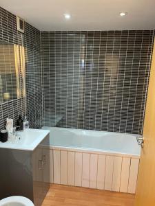 Entire 2 bedroom Beautiful newly furnished flat