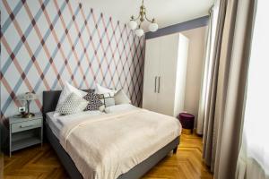 National Museum 3BDR Golden Stork Spot