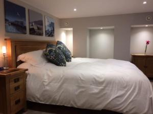 River Road, Littlehampton, Executive Apartment