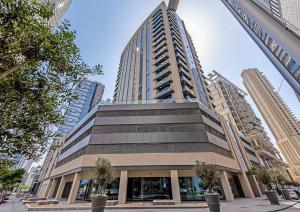 Dunya Tower · Downtown Luxury · 5 Min Walk To Dubai Mall!