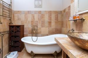 Gdynia Centrum Wyjątkowy Apartament przy Promenadzie z Balkonem by Noclegi Renters