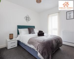 Newbuild 4bed - City Centre - Free secure parking! By Hinkley Homes Short Lets & Serviced Accommodation