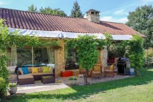 Maisons de vacances Beautiful guest house for two people on the bank of the Dordogne river : photos des chambres