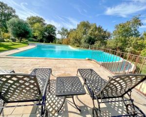 Maisons de vacances Beautiful guest house for two people on the bank of the Dordogne river : photos des chambres