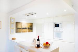 Beautiful spacious two bed facing the Ocean!