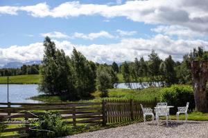 Lochside Cottage - near Aviemore
