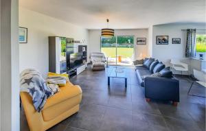 Maisons de vacances Holiday Home Lilia Plouguerneau With Sea View 02 : photos des chambres