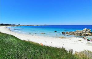 Maisons de vacances Holiday Home Lilia Plouguerneau With Sea View 02 : photos des chambres