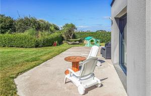 Maisons de vacances Holiday Home Lilia Plouguerneau With Sea View 02 : photos des chambres