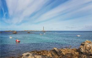 Maisons de vacances Holiday Home Lilia Plouguerneau With Sea View 02 : photos des chambres