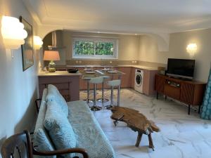 Rez-de-chaussée dans grand jardin provençal, à la villa Tatiana