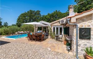 Gorgeous Home In Posedarje With Kitchen