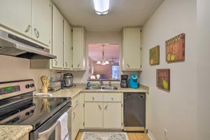 Cozy Condo about 5 Mi to University of Florida!