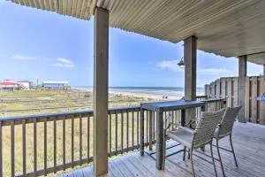 Near Ocean Surfside Beach Gem with Deck and Views! - Brazoria