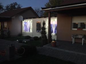 Kökszi Beach Nyaralóházak