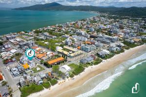 Apartamento com 02 dormitórios