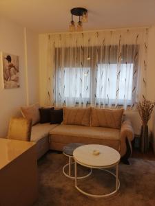 Apartman Tri M