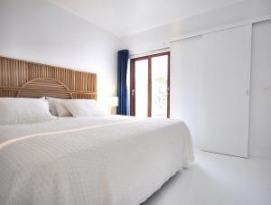 Unique, Stylish & Calm Los Peces by the Sea