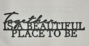 Charming cosy apart with garden free parking