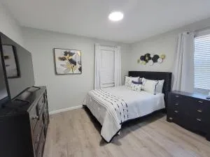 120 Rooms - Bloomfield