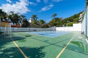 Apartamento com Vista Mar em Condomínio de Luxo