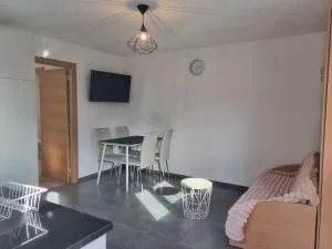 Studio Blackbird - Arbaz