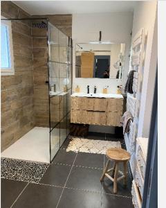 Sejours chez l'habitant Chambre calme centre ville : photos des chambres