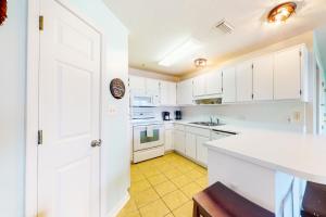 Sunset Harbour Villas 3-332