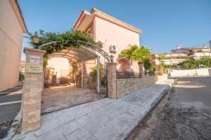 Spirelas House Private Parking 15min from town