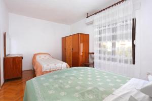 Apartments by the sea Rogoznica - 7558