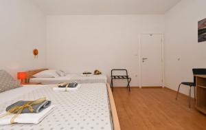 Apartments with parking space Okrug Gornji, Ciovo - 12293