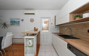 Apartments with parking space Okrug Gornji, Ciovo - 12293