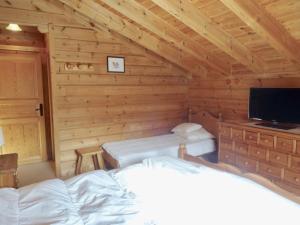 Chalets Chalet Demi-Quartier, 7 pieces, 14 personnes - FR-1-560-36 : photos des chambres