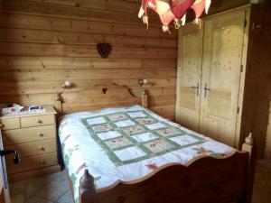 Chalets Chalet Demi-Quartier, 7 pieces, 14 personnes - FR-1-560-36 : photos des chambres