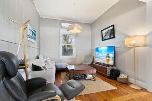 Howitt House - Central Metung Village Retreat