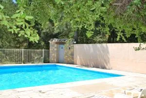 赛乐龙度假屋 - Rochecolombe