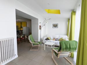 Maisons de vacances Gite Gond-Pontouvre, 4 pieces, 6 personnes - FR-1-653-181 : photos des chambres