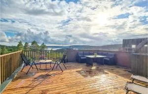 3 Bedroom Cozy Home In Søndeled - Risor