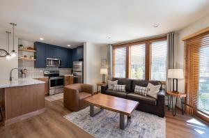 Zephyr Mountain Lodge Premium-Rated 2416