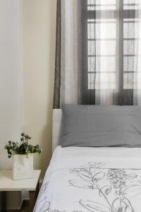 PEARL STUDIO free private parking of stayinthess