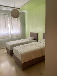 Airport to Comme à la maison 1