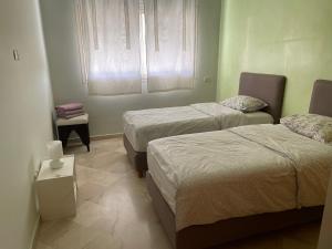 Airport to Comme à la maison 1