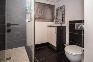 Stunning 2 Bedroomed Loft-style penthouse (712)