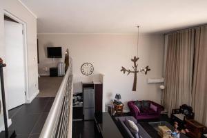 Stunning 2 Bedroomed Loft-style penthouse (712)